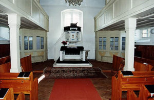 Interiér evangelického kostela v Křížlicích
